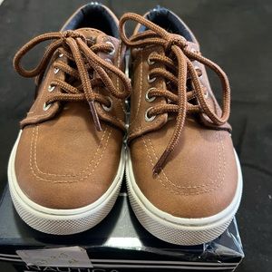 Toddler size 8 casual shoes